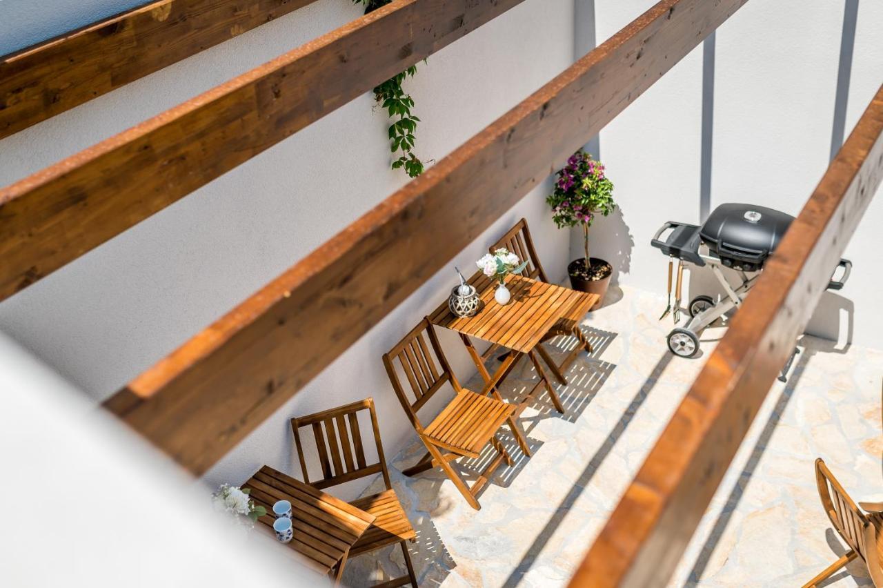 Luxury Apartments Azalea Примоштен Экстерьер фото