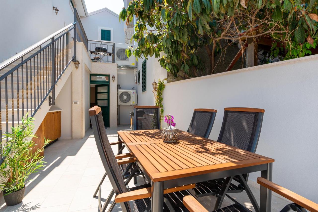 Luxury Apartments Azalea Примоштен Экстерьер фото