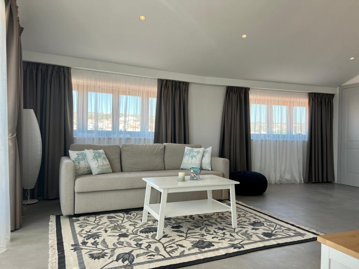 Luxury Apartments Azalea Примоштен Экстерьер фото