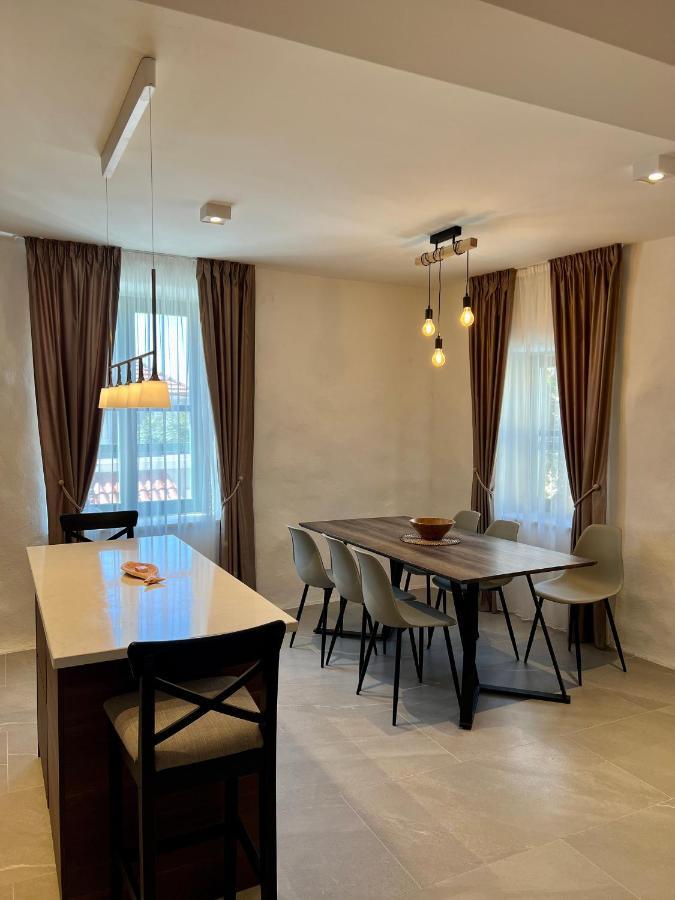 Luxury Apartments Azalea Примоштен Экстерьер фото