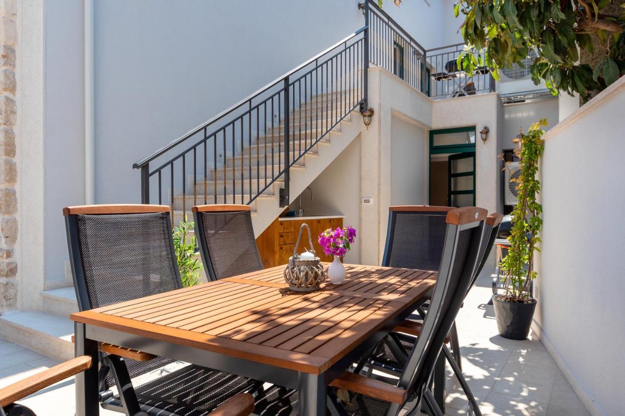 Luxury Apartments Azalea Примоштен Экстерьер фото