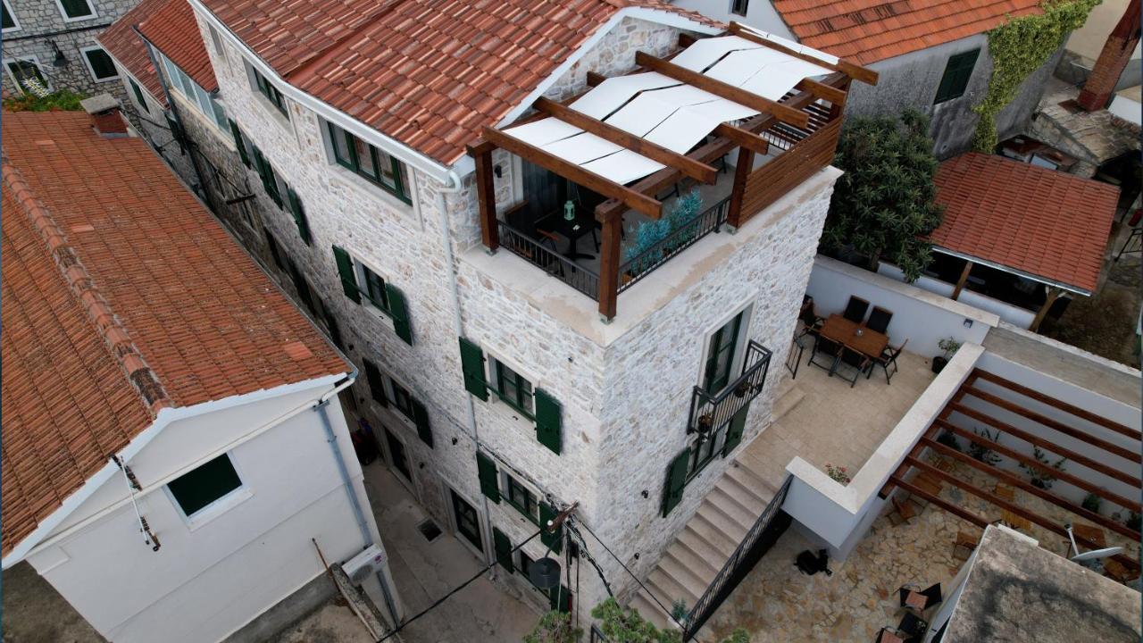 Luxury Apartments Azalea Примоштен Экстерьер фото