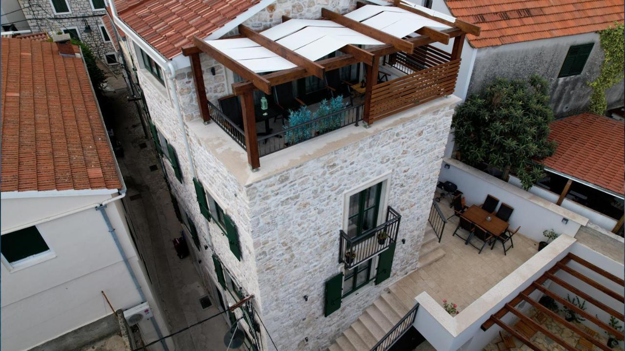Luxury Apartments Azalea Примоштен Экстерьер фото